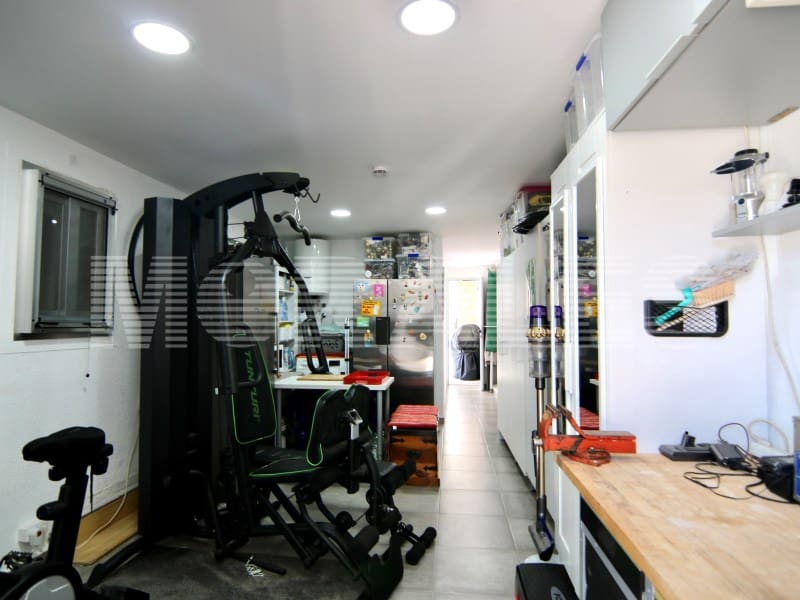 3 bedroom Villa for sale in Isla Plana with garage - € 250,000 (Ref: 9604900)