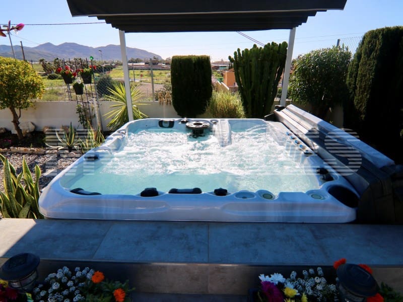 3 bedroom Villa for sale in Isla Plana with garage - € 250,000 (Ref: 9604900)