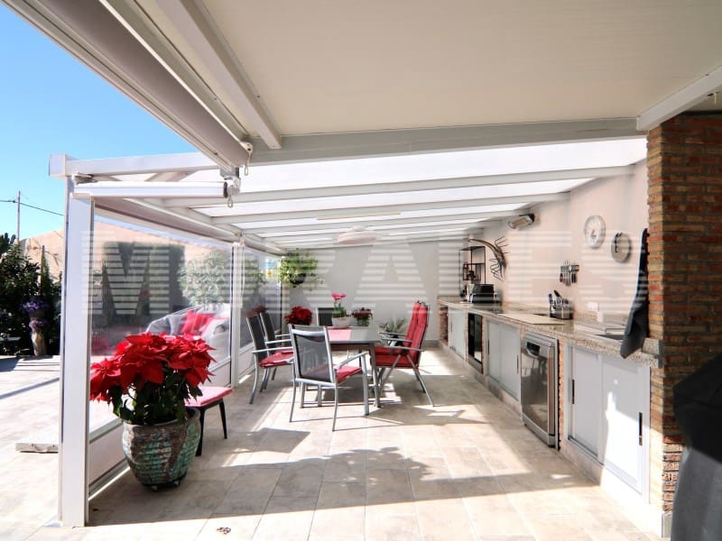 3 bedroom Villa for sale in Isla Plana with garage - € 250,000 (Ref: 9604900)