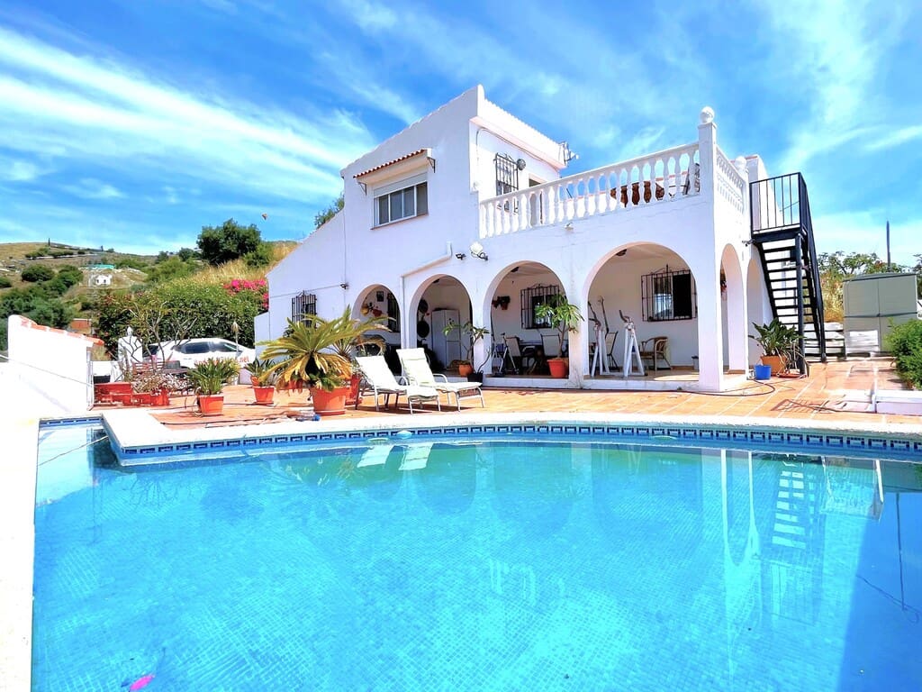 3 slaapkamer Finca/Landhuis te koop in Almachar met zwembad garage - € 449.000 (Ref: 10030185)