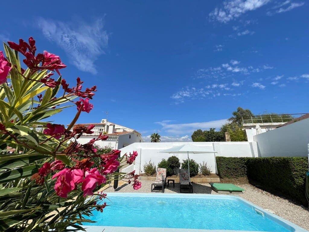 3 slaapkamer Villa te koop in Caleta de Velez met zwembad garage - € 570.000 (Ref: 10150312)