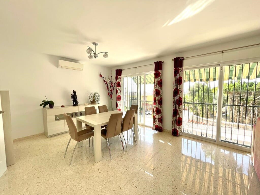 3 slaapkamer Villa te koop in Caleta de Velez met zwembad garage - € 570.000 (Ref: 10150312)