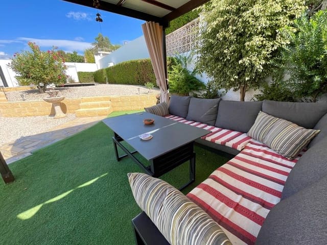 3 makuuhuone Huvila myytävänä paikassa Caleta de Vélez, Vélez-Málaga mukana uima-altaan 
autotalli - 570 000 € (Ref: 10150312)