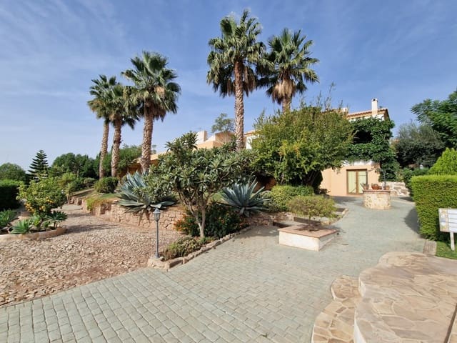 11 sovrum Villa till salu i Alcaucín med pool - 1 270 000 € (Ref: 7387976)