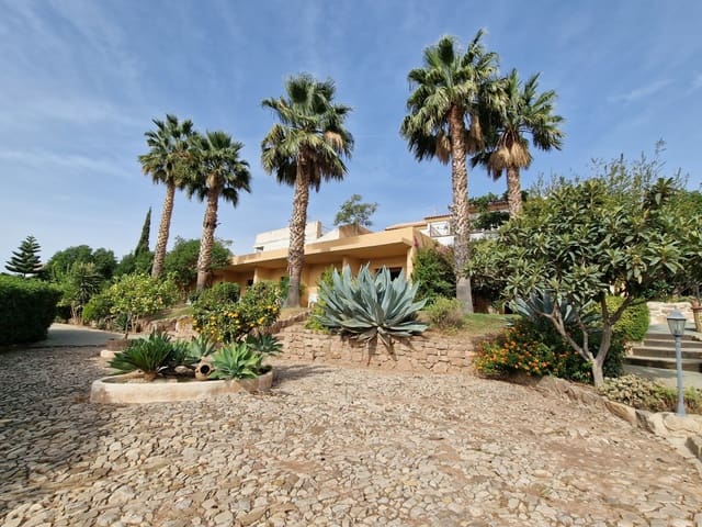 11 sovrum Villa till salu i Alcaucín med pool - 1 270 000 € (Ref: 7387976)