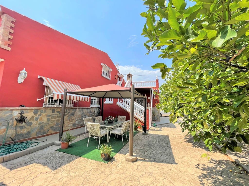 8 soveværelse Finca/Landehus til salg i Cartama med swimmingpool garage - € 630.000 (Ref: 7608152)