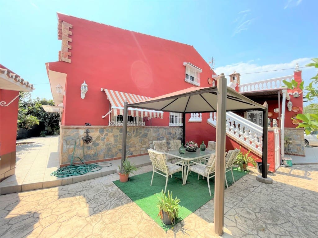 8 soveværelse Finca/Landehus til salg i Cartama med swimmingpool garage - € 630.000 (Ref: 7608152)