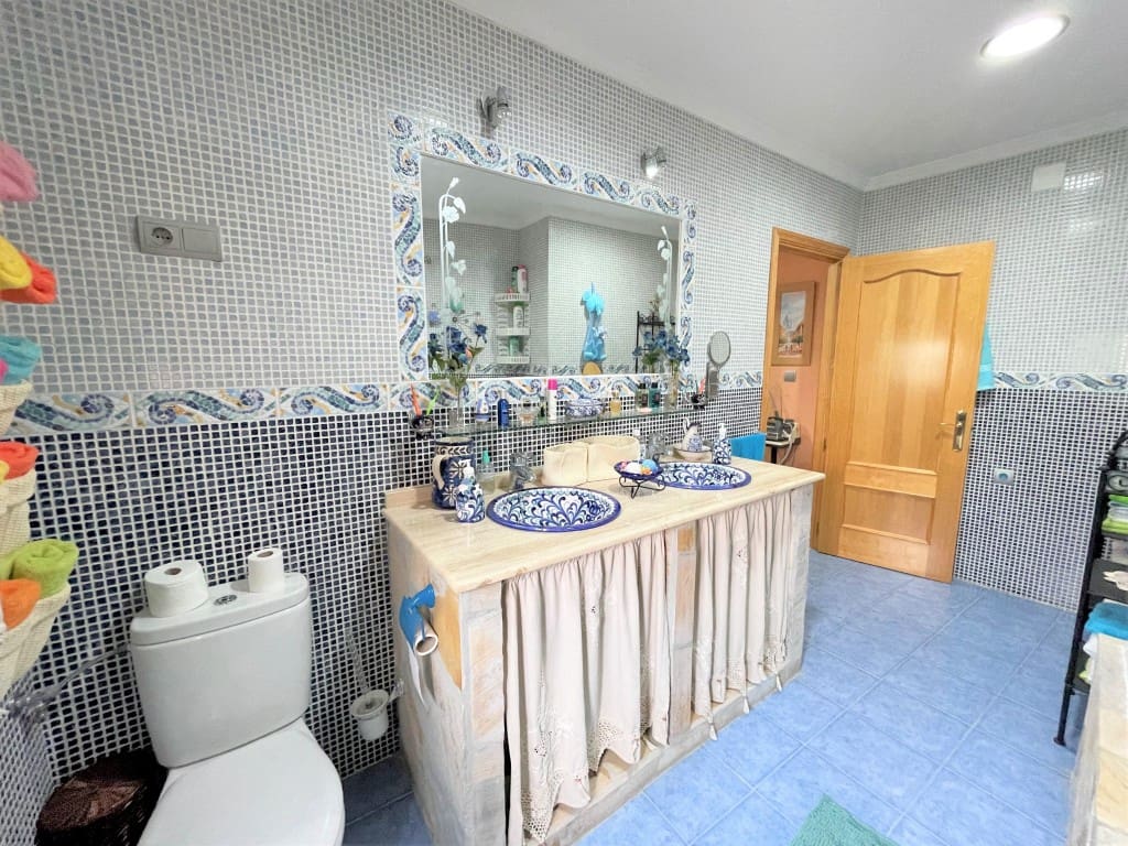 8 soveværelse Finca/Landehus til salg i Cartama med swimmingpool garage - € 630.000 (Ref: 7608152)