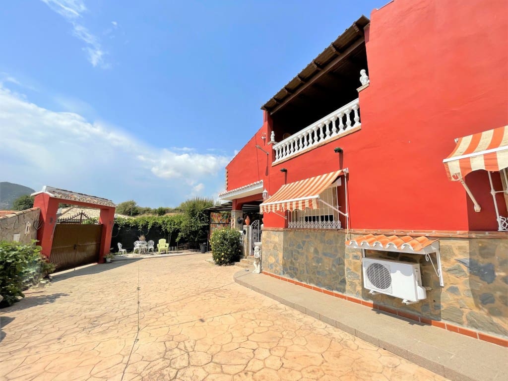 8 soveværelse Finca/Landehus til salg i Cartama med swimmingpool garage - € 630.000 (Ref: 7608152)