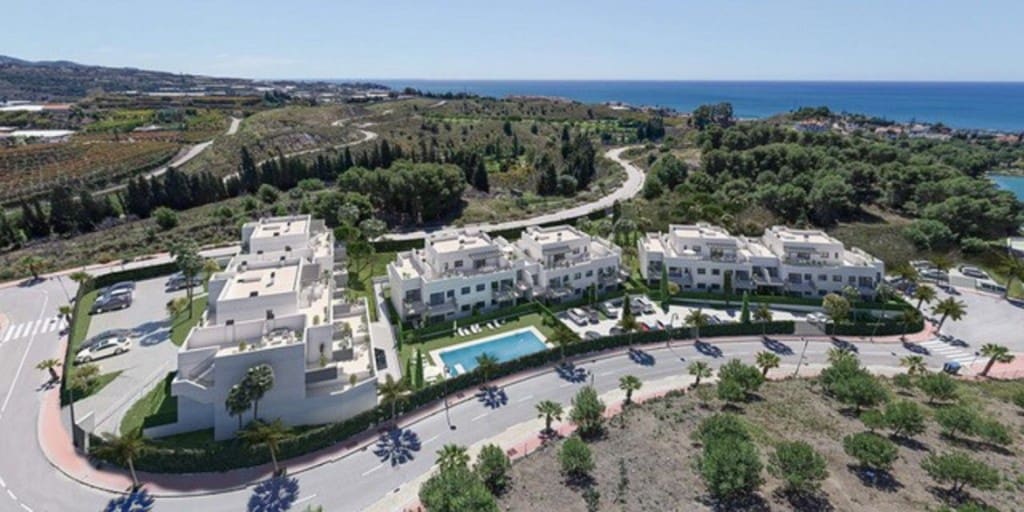 Apartamento de 2 habitaciones en Caleta de Vélez en venta con piscina garaje - 259.400 € (Ref: 8103691)
