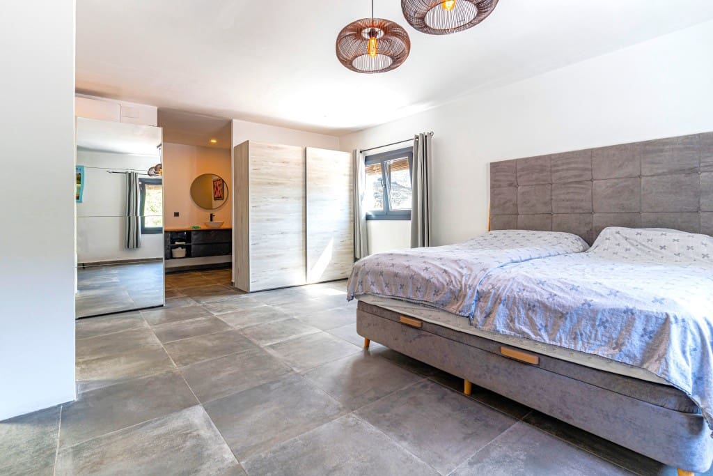 3 slaapkamer Villa te koop in Velez-Malaga met zwembad - € 1.225.000 (Ref: 8554032)