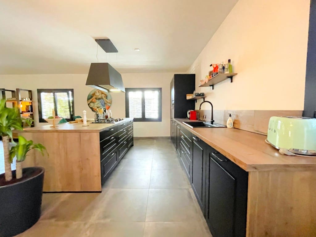 3 slaapkamer Villa te koop in Velez-Malaga met zwembad - € 1.225.000 (Ref: 8554032)