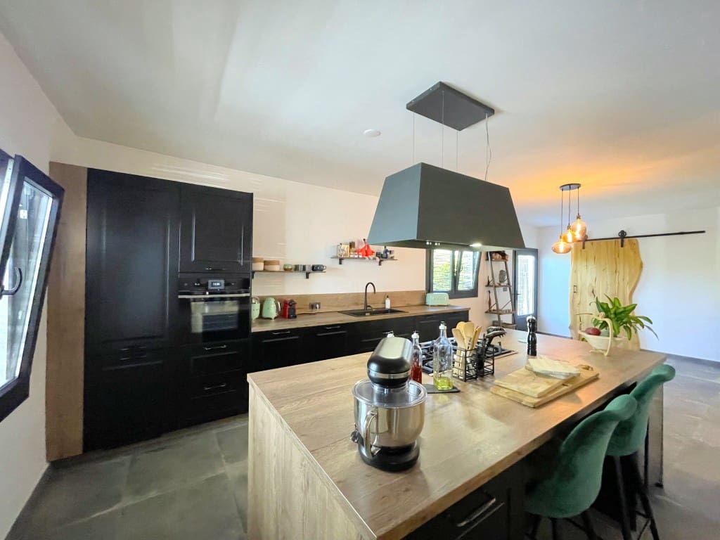 3 slaapkamer Villa te koop in Velez-Malaga met zwembad - € 1.225.000 (Ref: 8554032)