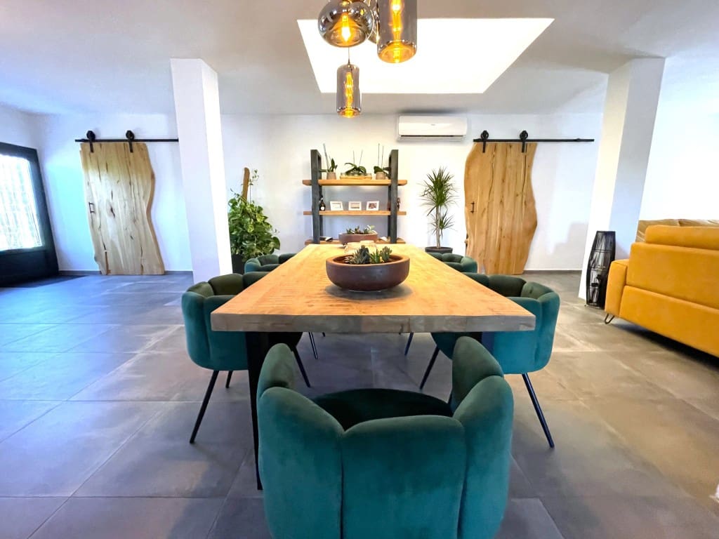 3 slaapkamer Villa te koop in Velez-Malaga met zwembad - € 1.225.000 (Ref: 8554032)