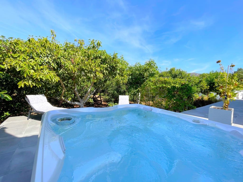 3 slaapkamer Villa te koop in Velez-Malaga met zwembad - € 1.225.000 (Ref: 8554032)