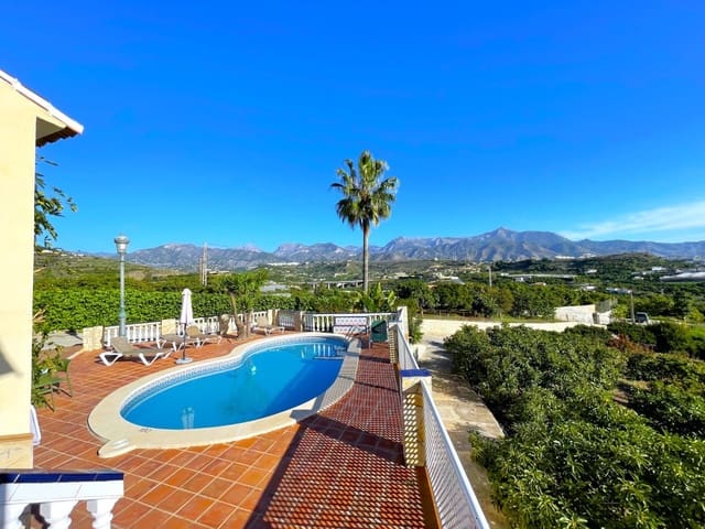 4 bedroom Villa for sale in Nerja with pool - € 1,260,000 (Ref: 8706850)