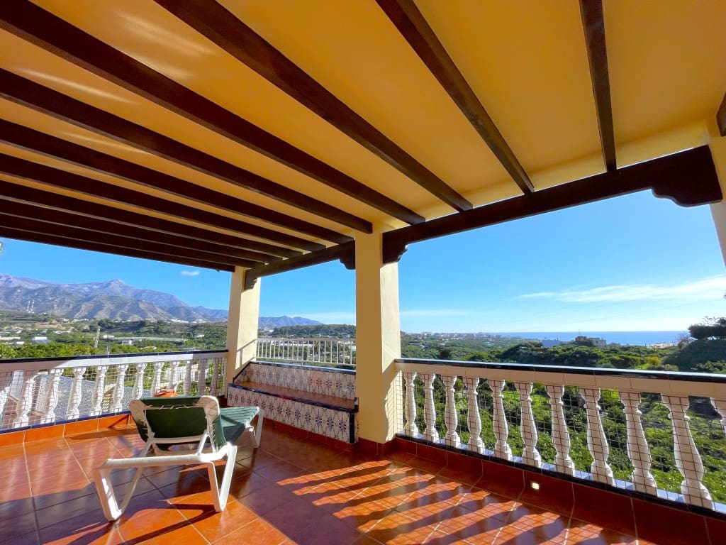 4 bedroom Villa for sale in Nerja with pool - € 1,260,000 (Ref: 8706850)