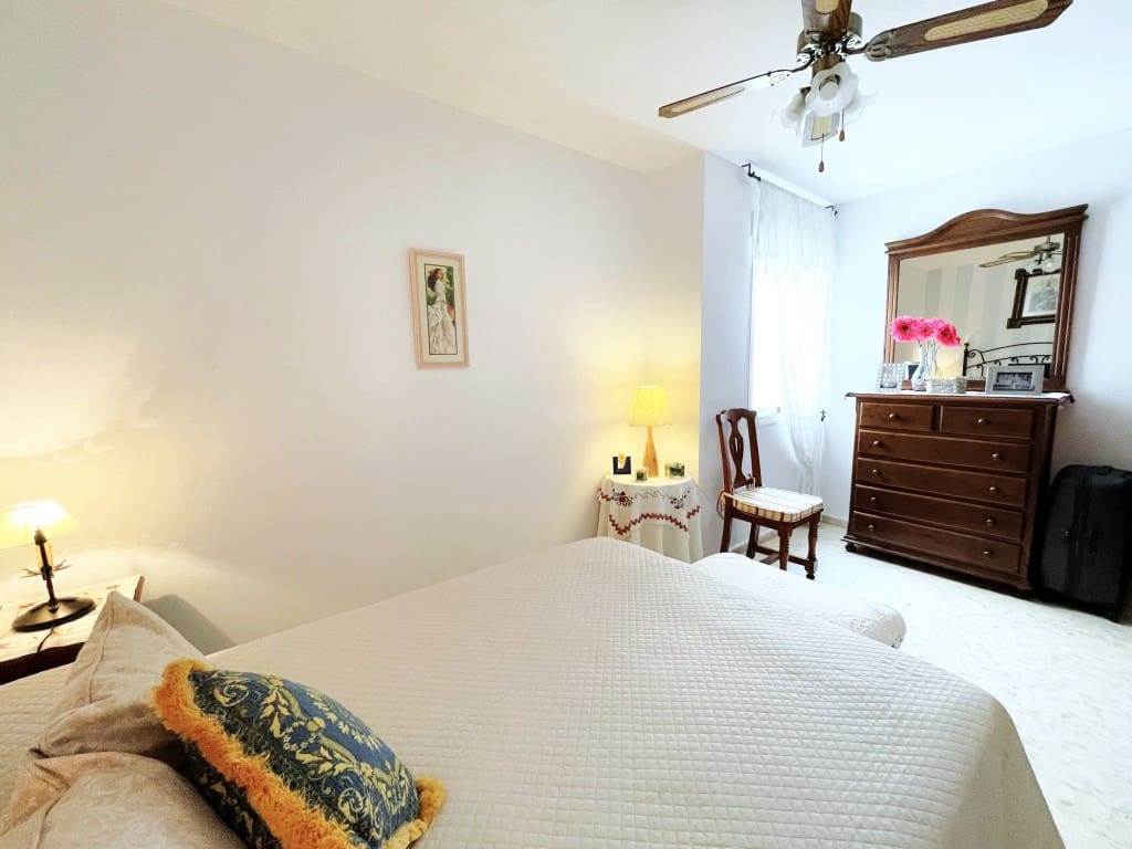 2 soveværelse Lejlighed til salg i Caleta de Velez - € 275.000 (Ref: 9142743)