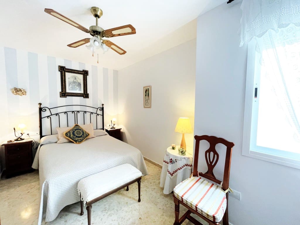 2 soveværelse Lejlighed til salg i Caleta de Velez - € 275.000 (Ref: 9142743)