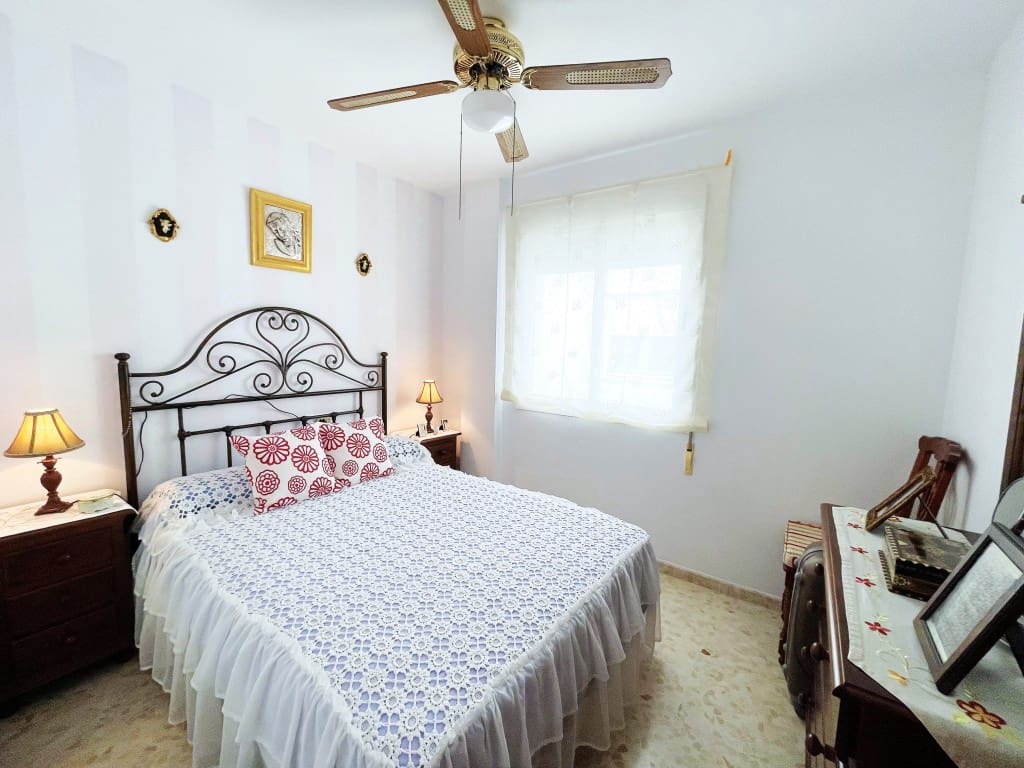 2 soveværelse Lejlighed til salg i Caleta de Velez - € 275.000 (Ref: 9142743)