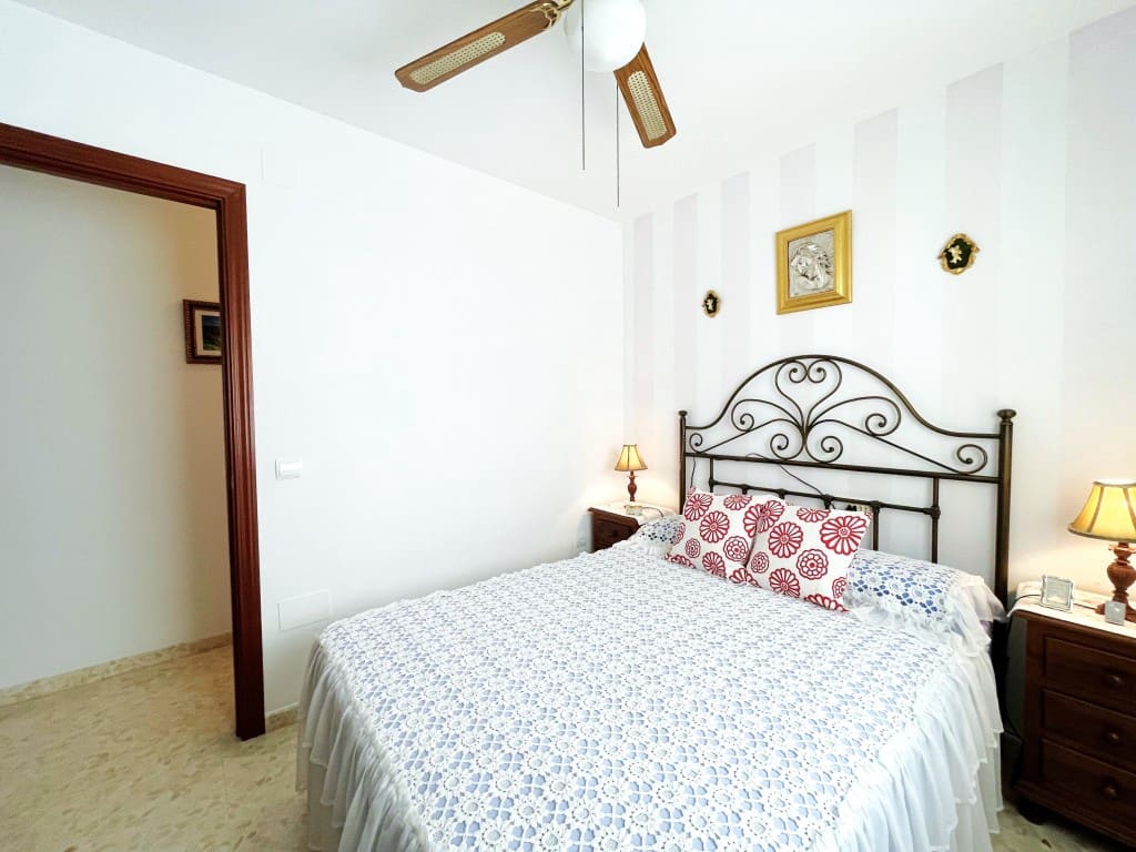 2 soveværelse Lejlighed til salg i Caleta de Velez - € 275.000 (Ref: 9142743)