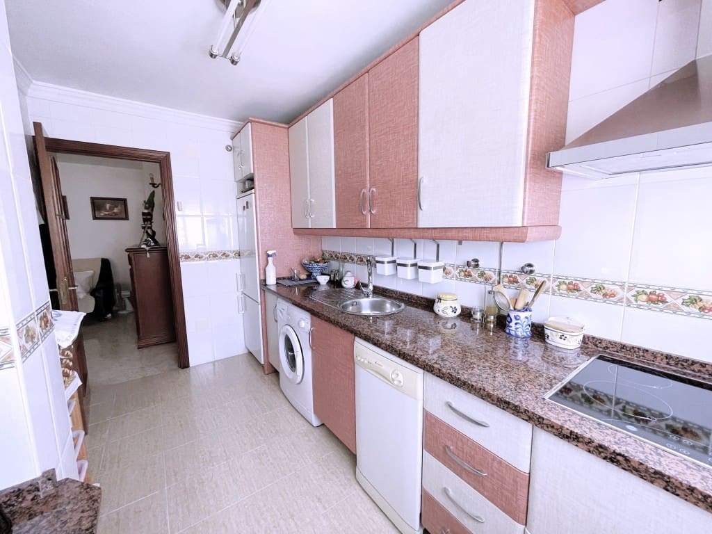 2 soveværelse Lejlighed til salg i Caleta de Velez - € 275.000 (Ref: 9142743)