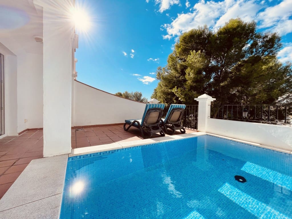 3 camera da letto Villetta Bifamiliare in vendita in Nerja con piscina garage - 450.000 € (Rif: 9400488)