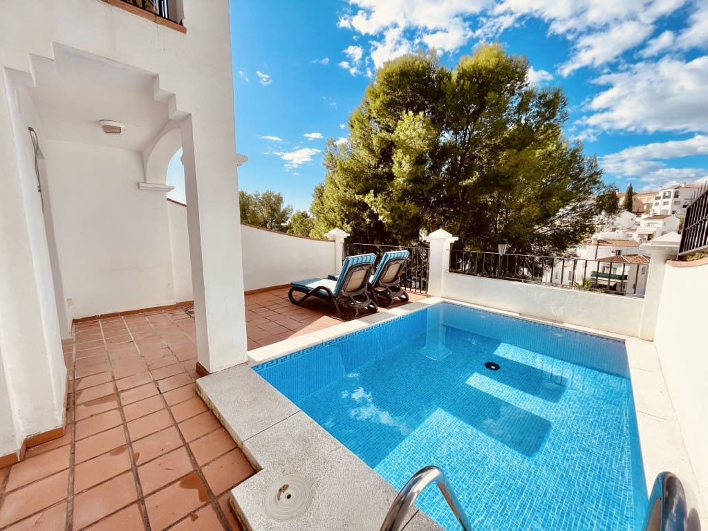 3 camera da letto Villetta Bifamiliare in vendita in Nerja con piscina garage - 450.000 € (Rif: 9400488)