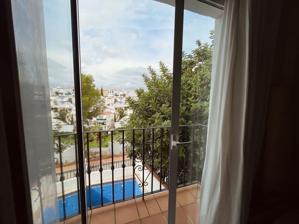3 camera da letto Villetta Bifamiliare in vendita in Nerja con piscina garage - 450.000 € (Rif: 9400488)