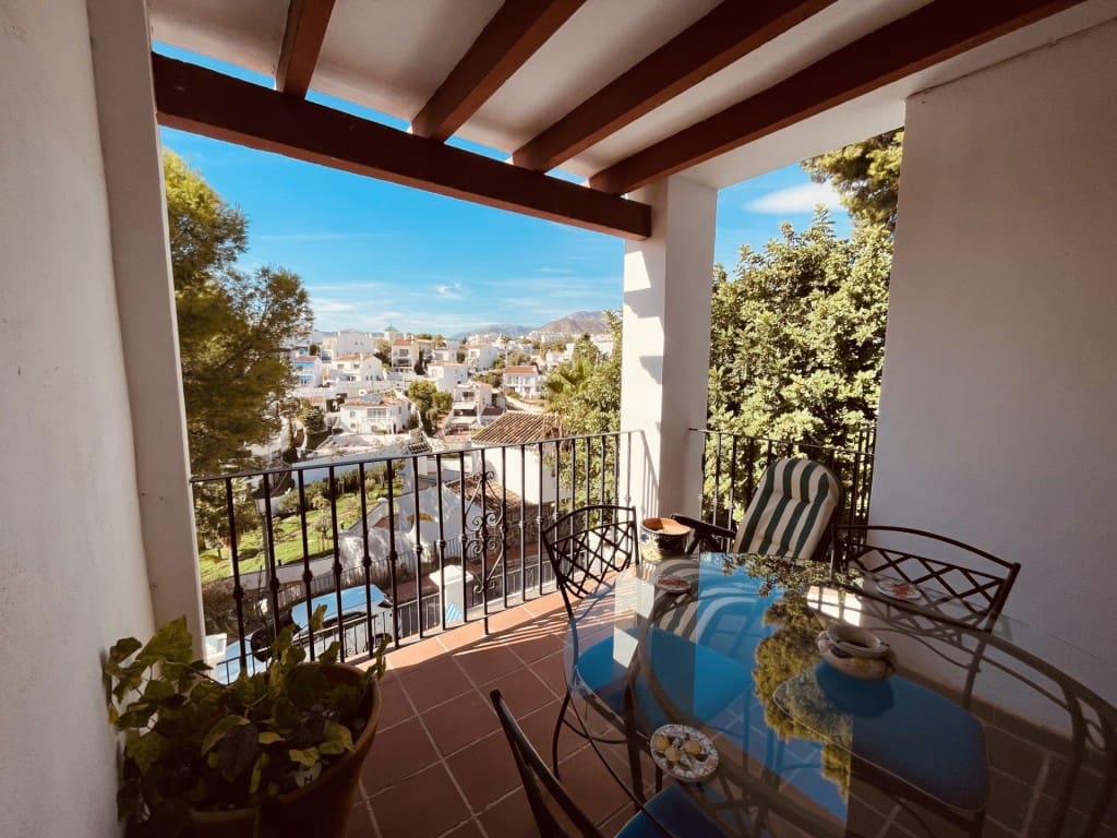 3 camera da letto Villetta Bifamiliare in vendita in Nerja con piscina garage - 450.000 € (Rif: 9400488)