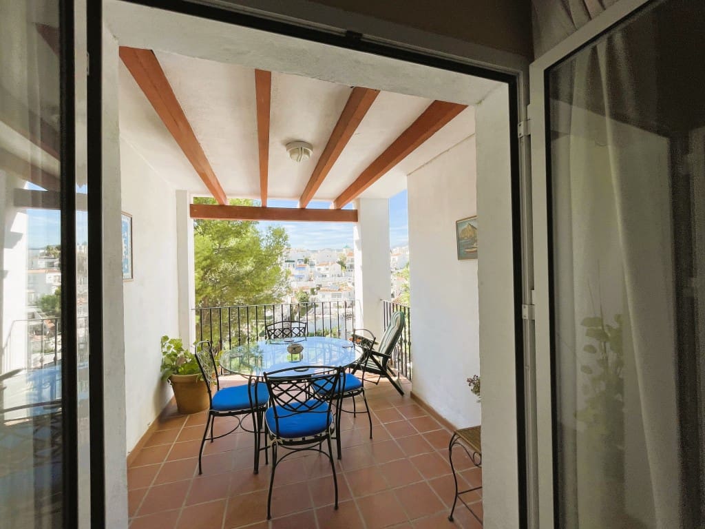 3 camera da letto Villetta Bifamiliare in vendita in Nerja con piscina garage - 450.000 € (Rif: 9400488)
