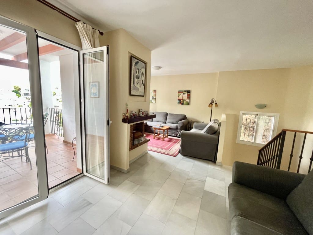 3 camera da letto Villetta Bifamiliare in vendita in Nerja con piscina garage - 450.000 € (Rif: 9400488)