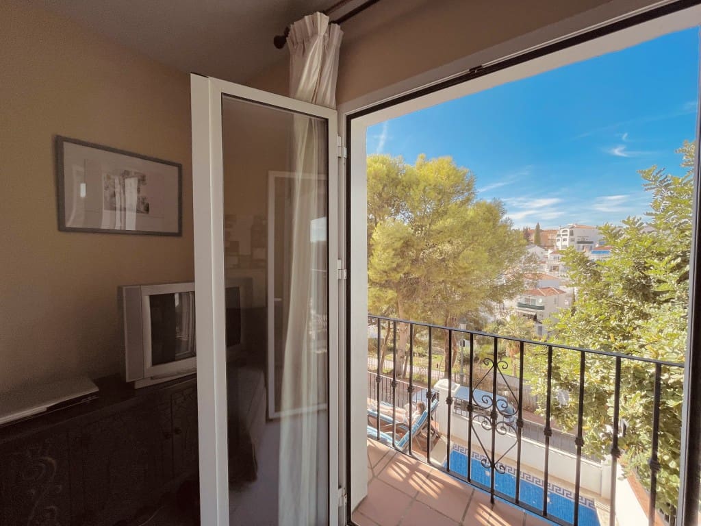 3 camera da letto Villetta Bifamiliare in vendita in Nerja con piscina garage - 450.000 € (Rif: 9400488)