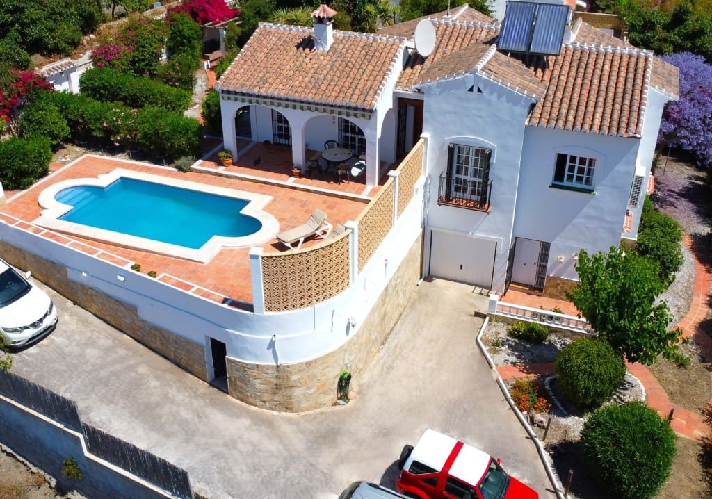 4 soveværelse Villa til salg i Frigiliana med swimmingpool garage - € 750.000 (Ref: 9407919)