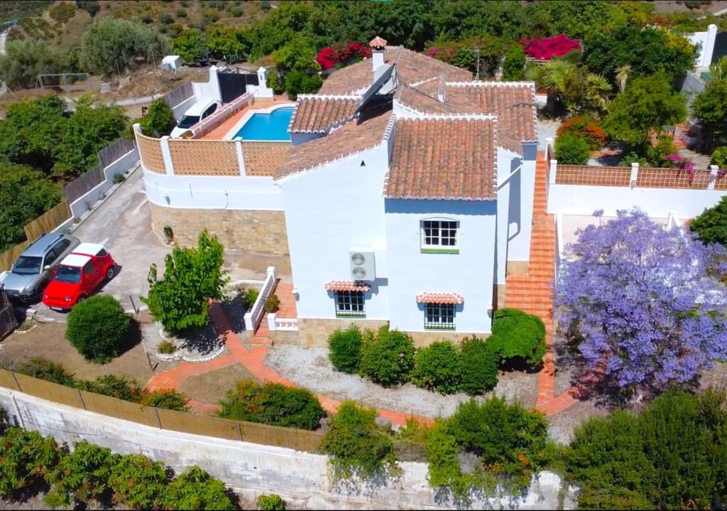 4 soveværelse Villa til salg i Frigiliana med swimmingpool garage - € 750.000 (Ref: 9407919)