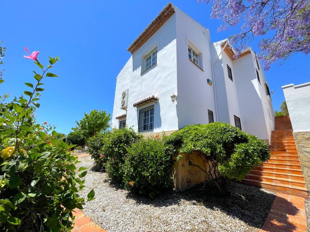 4 soveværelse Villa til salg i Frigiliana med swimmingpool garage - € 750.000 (Ref: 9407919)