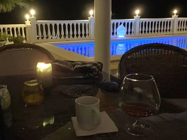 4 soveværelse Villa til salg i Torrox med swimmingpool garage - € 769.000 (Ref: 9433179)