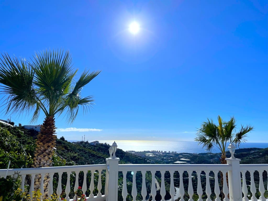 4 soveværelse Villa til salg i Torrox med swimmingpool garage - € 769.000 (Ref: 9433179)