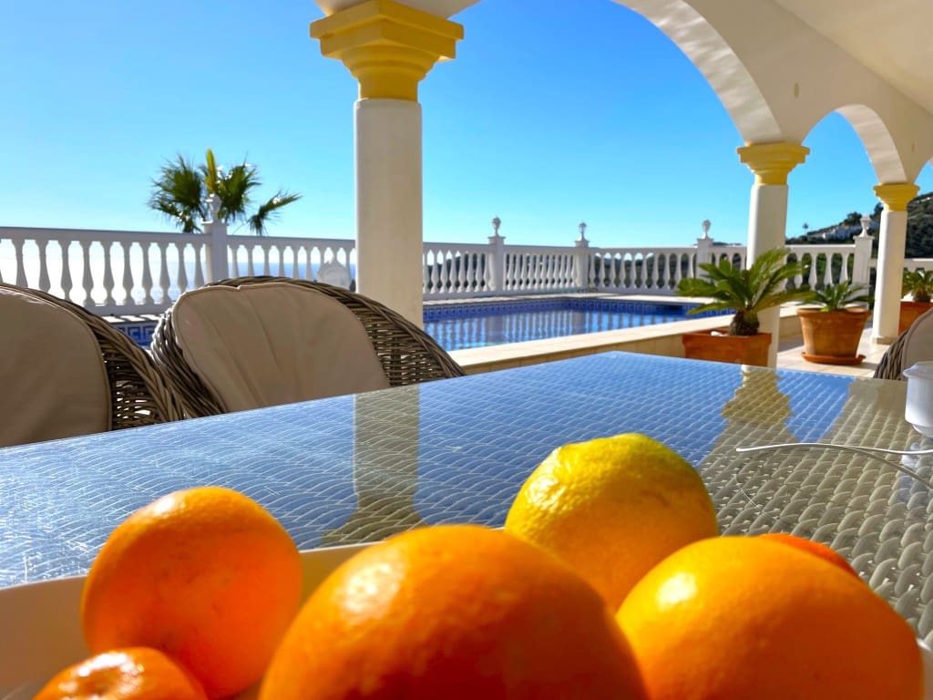 4 soveværelse Villa til salg i Torrox med swimmingpool garage - € 769.000 (Ref: 9433179)