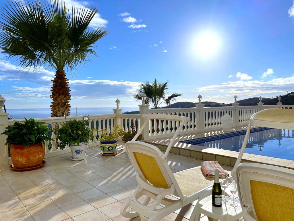 4 soveværelse Villa til salg i Torrox med swimmingpool garage - € 769.000 (Ref: 9433179)