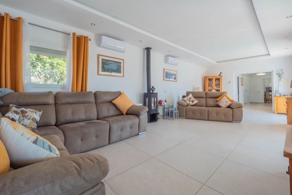 Chalet de 5 habitaciones en Vélez-Málaga en venta con piscina - 730.000 € (Ref: 9651661)