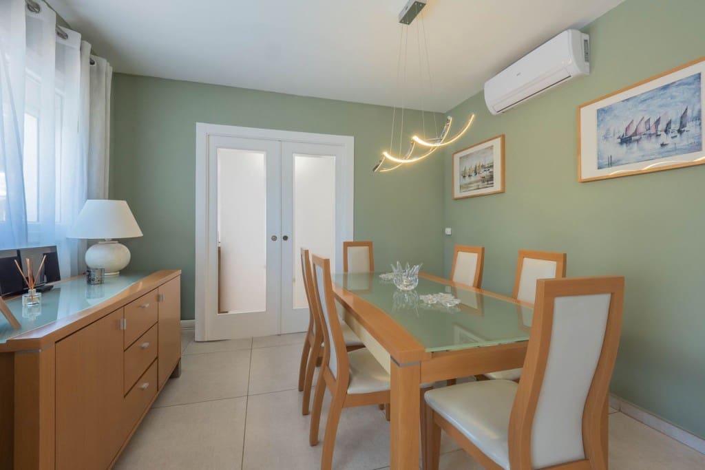 Chalet de 5 habitaciones en Vélez-Málaga en venta con piscina - 730.000 € (Ref: 9651661)