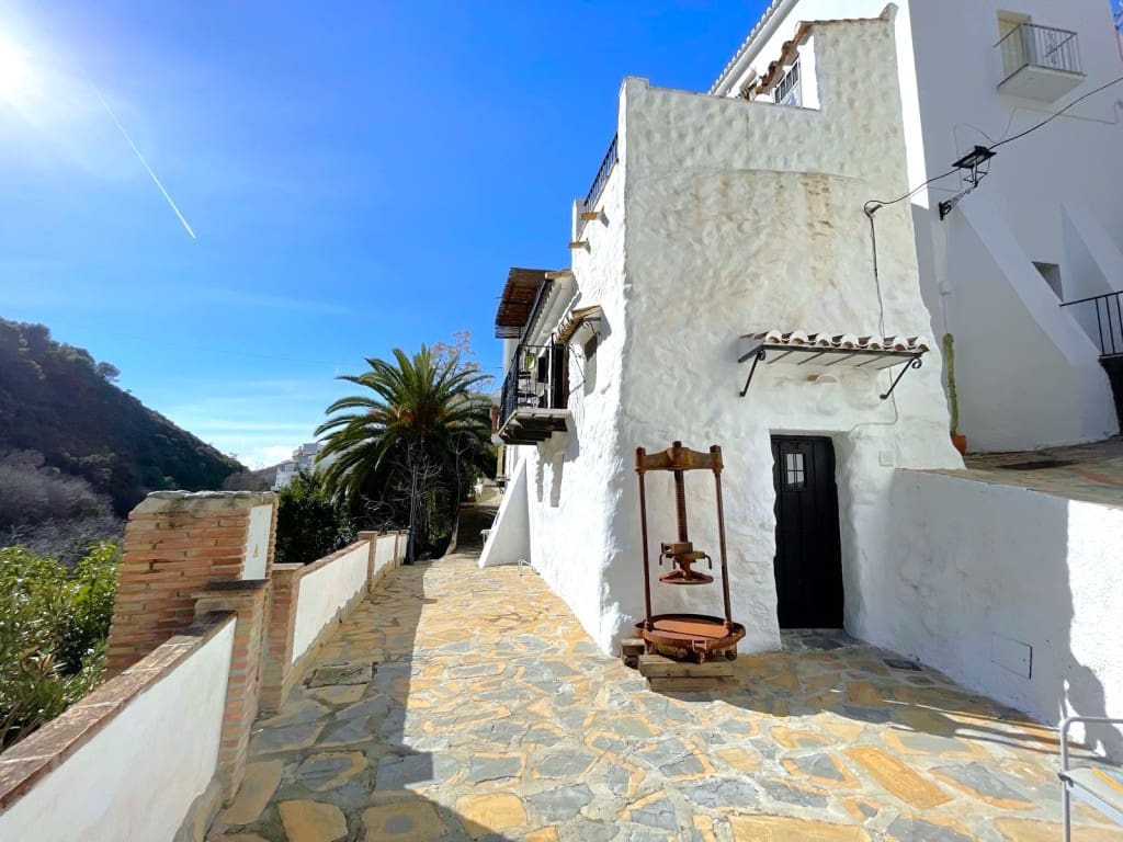 1 bedroom Townhouse for sale in Salares - € 99,000 (Ref: 9743213)