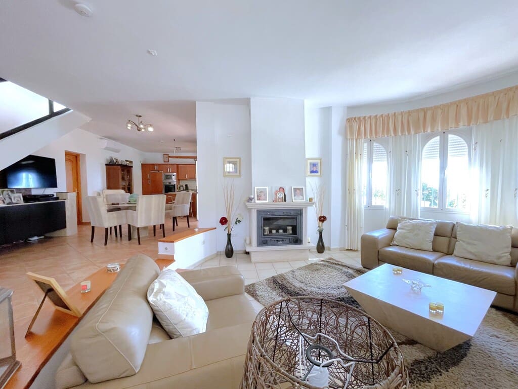 4 camera da letto Villa in vendita in Arenas con piscina garage - 749.999 € (Rif: 9780296)