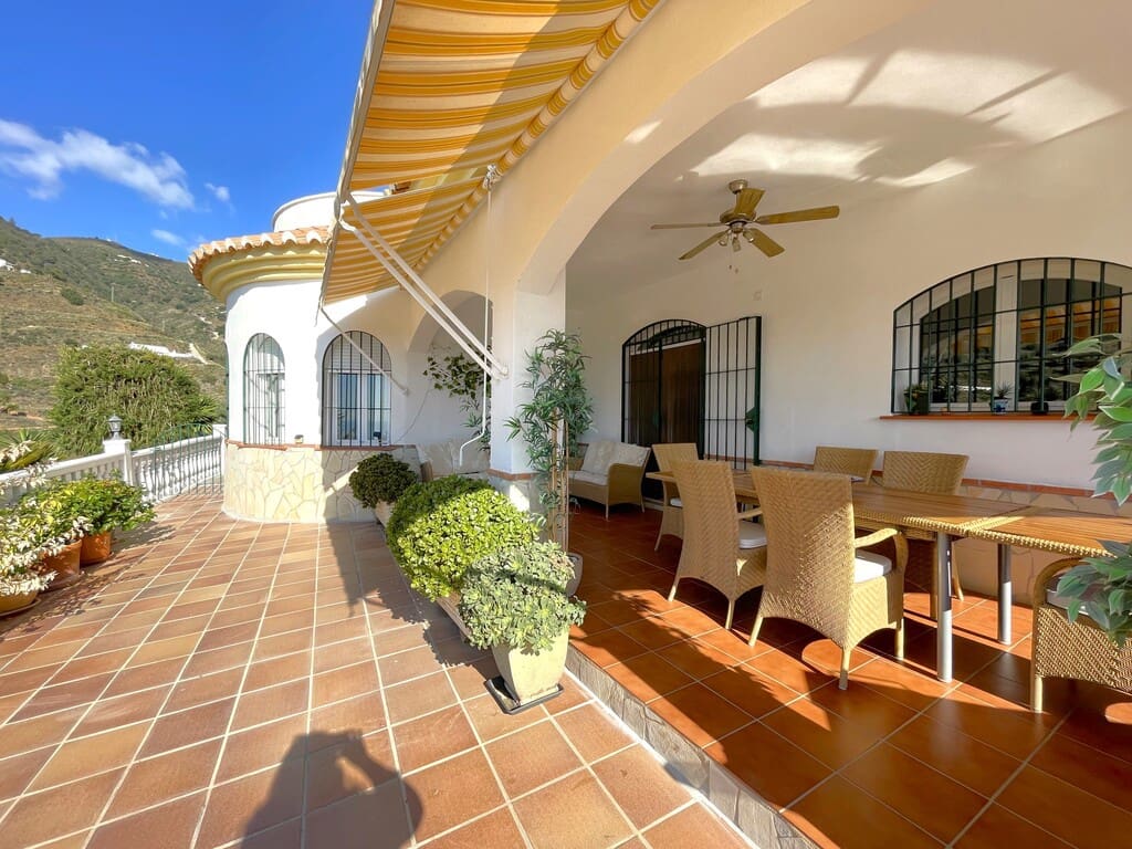 4 camera da letto Villa in vendita in Arenas con piscina garage - 749.999 € (Rif: 9780296)