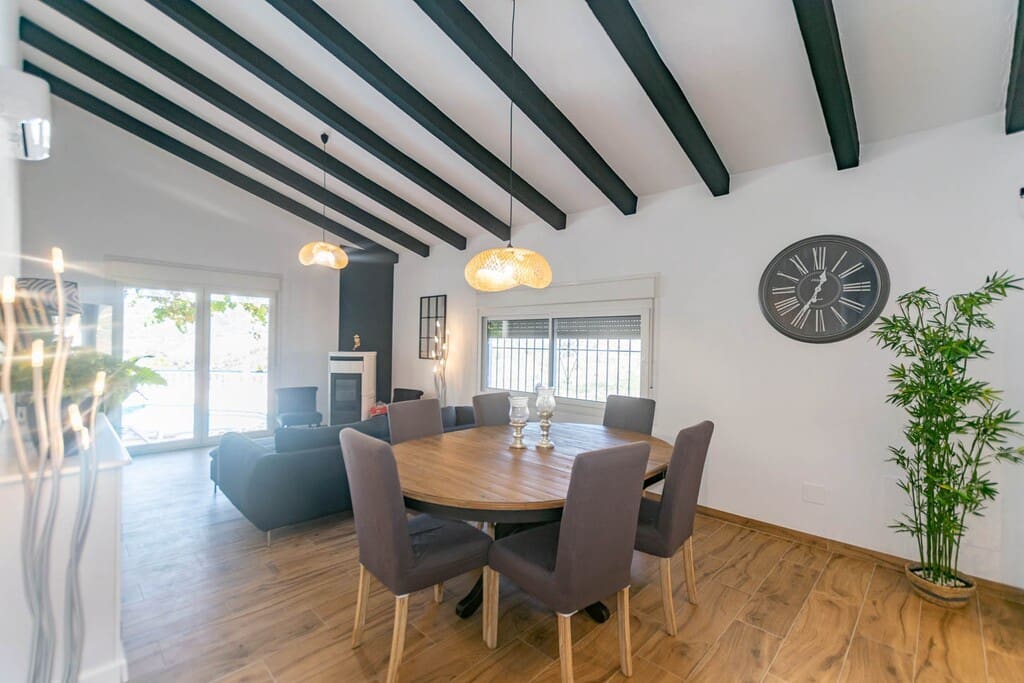 6 chambre Finca/Maison de Campagne à vendre à Torrox avec piscine - 690 000 € (Ref: 9800579)