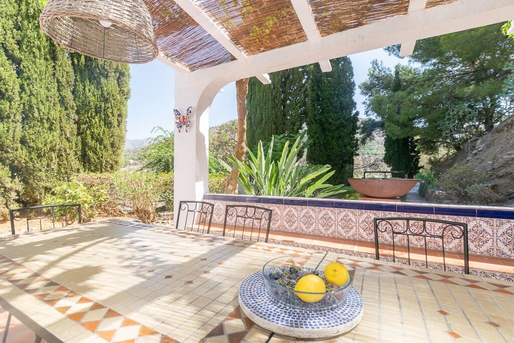 6 chambre Finca/Maison de Campagne à vendre à Torrox avec piscine - 690 000 € (Ref: 9800579)