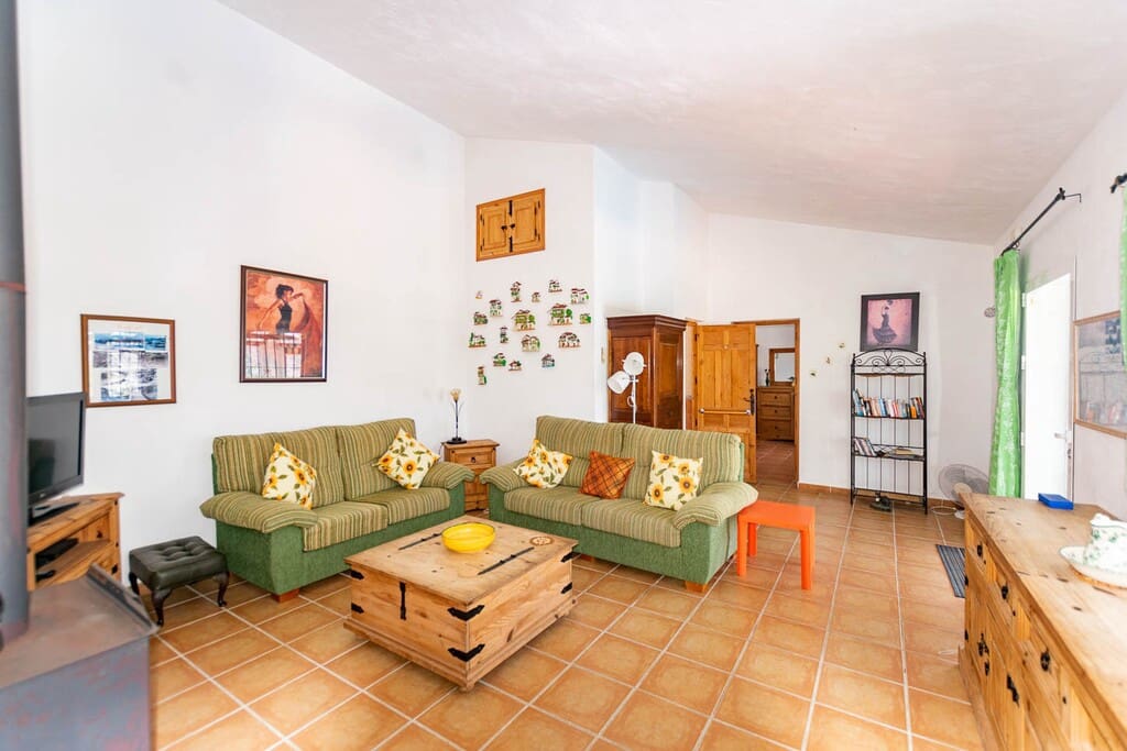 2 bedroom Finca/Country House for sale in Torrox with pool - € 289,000 (Ref: 9800580)