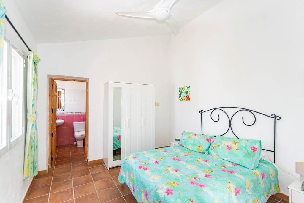 2 bedroom Finca/Country House for sale in Torrox with pool - € 289,000 (Ref: 9800580)