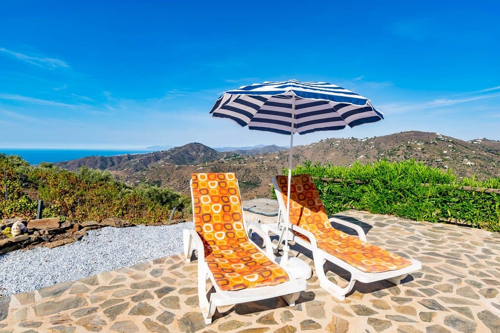 2 bedroom Finca/Country House for sale in Torrox with pool - € 289,000 (Ref: 9800580)